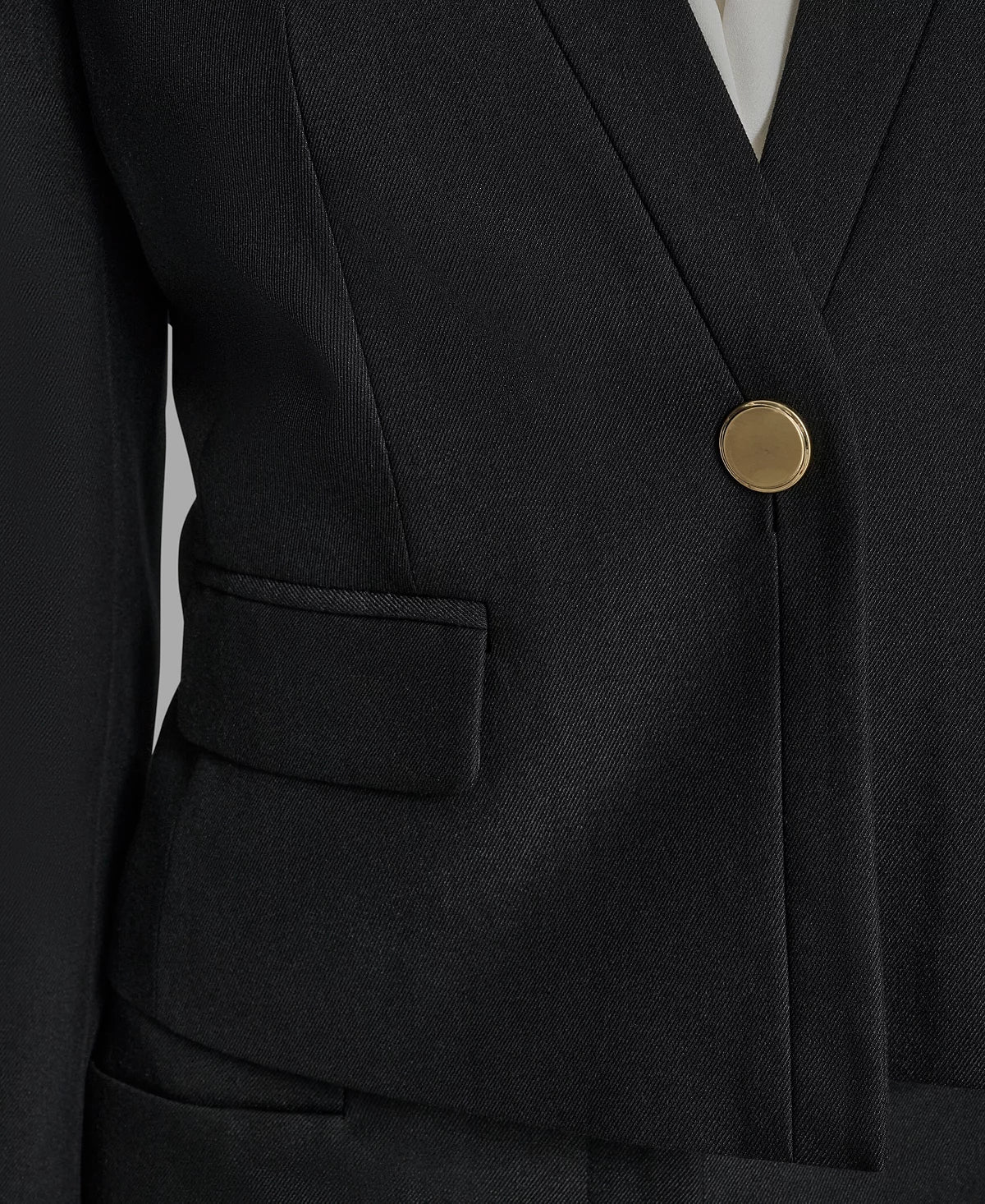 BCBG Women’s Open Front Jacket – Sleek Elegance with Everyday Versatility